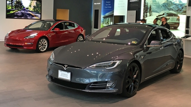 Tesla Model S exhibited at Tesla Store in Washington D.C.