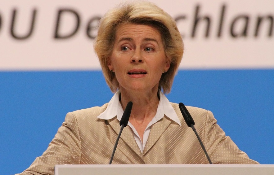 Ursula_von_der_Leyen_CDU_Parteitag_2014_by_Olaf_Kosinsky-8