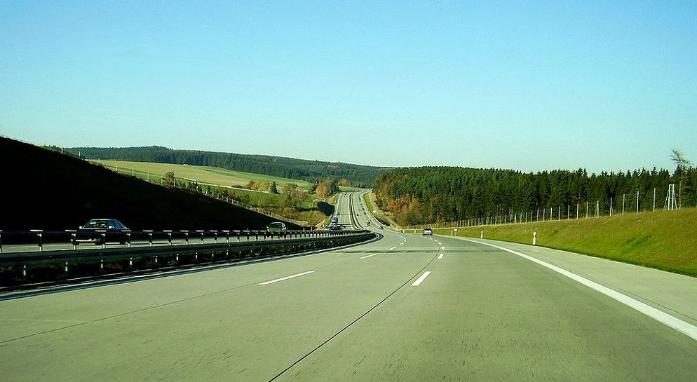 1024px-German_Bundesautobahn_A9