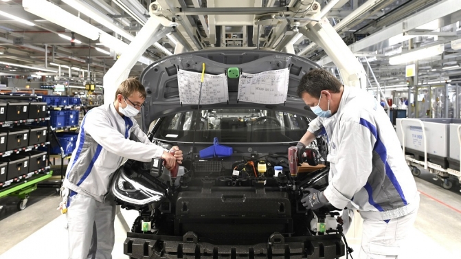 Zwickau vehicle plant resuming production of the ID.3 slowly and