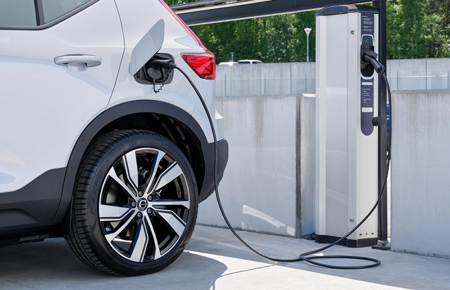 269379_Volvo_Cars_and_Plugsurfing_offer_Europe-wide_charging_service_on_all