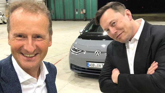 elon-musk-and-herbert-diess-after-test-driving-vw-id3-together