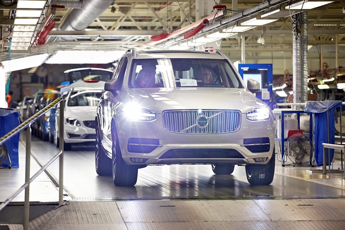 First series-produced new Volvo XC90 rolls off the line at Torslanda plant